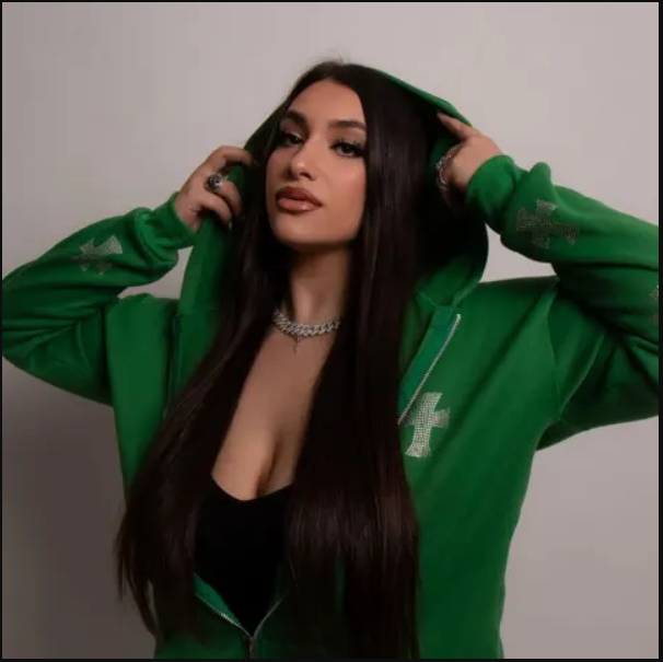 A Conversation with ANASTÁZIE